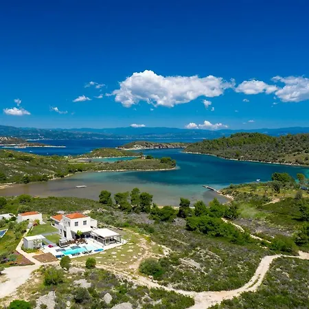 Boutique Diaporos Island - Treasure Cove Hotel