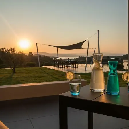 Boutique Diaporos Island - Treasure Cove Hotel